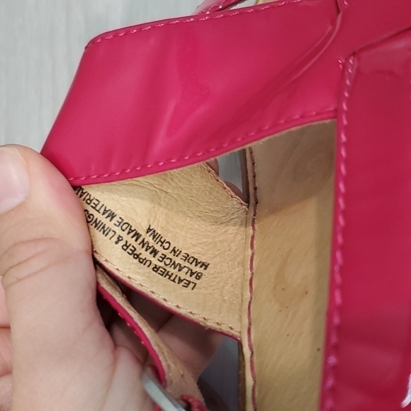 Born Women Ankle Pink Strap Condition Sandals Flats shoes sz 6 - Picture 10 of 11